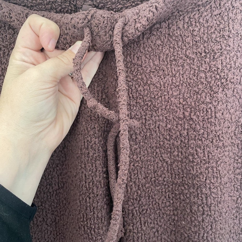 SKIMS Plush Sherpa Jogger Pants - Picture 3 of 7